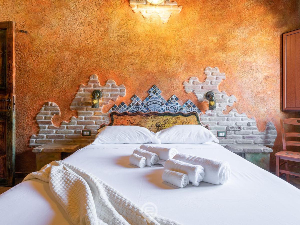 Gaudi Guesthouse Теулада Экстерьер фото