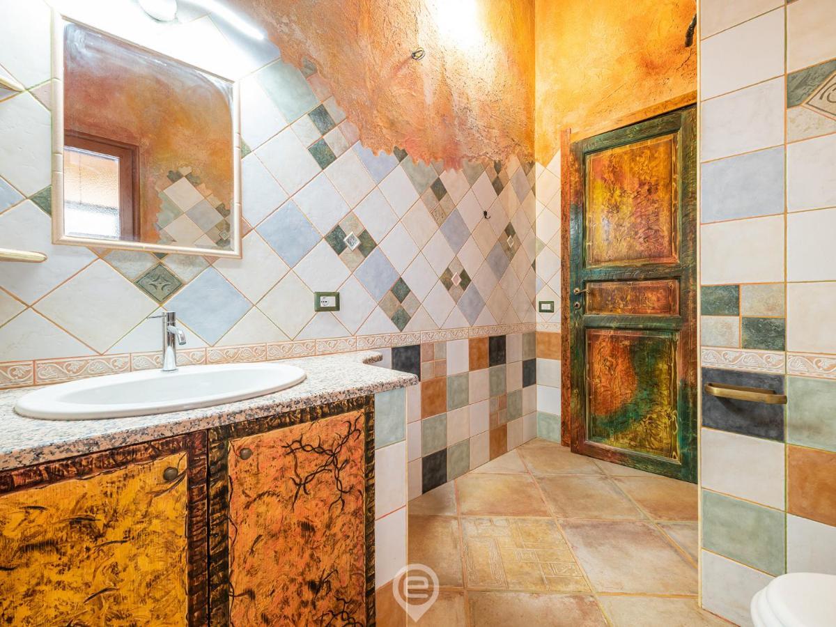 Gaudi Guesthouse Теулада Экстерьер фото